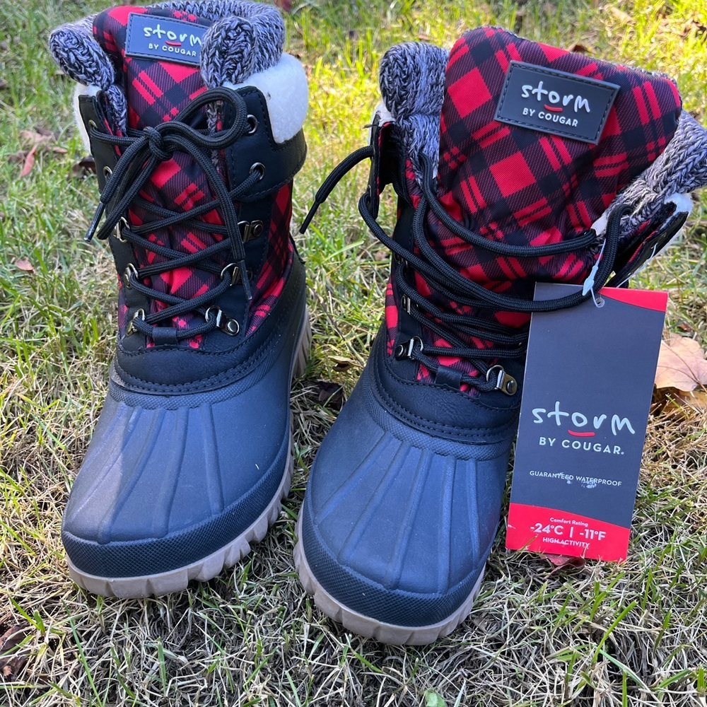 Cougar Waterproof Lace-up Boots w/Fleece Lining - Creek NWT
